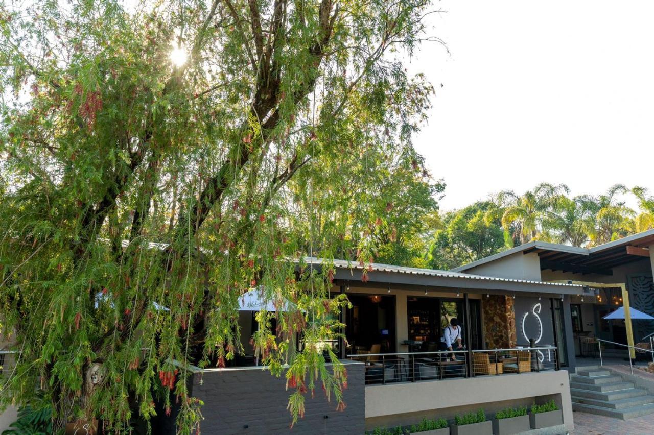 Lowveld Living Guesthouse Mbombela Exterior photo